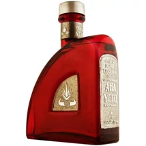 Aha Toro Anejo 0,7l 40%